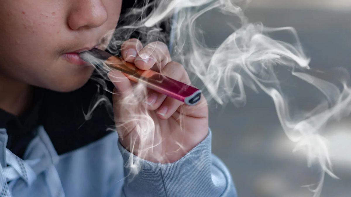 Bahaya Vape bagi Kesehatan Remaja: Gangguan Paru hingga Kecanduan Nikotin