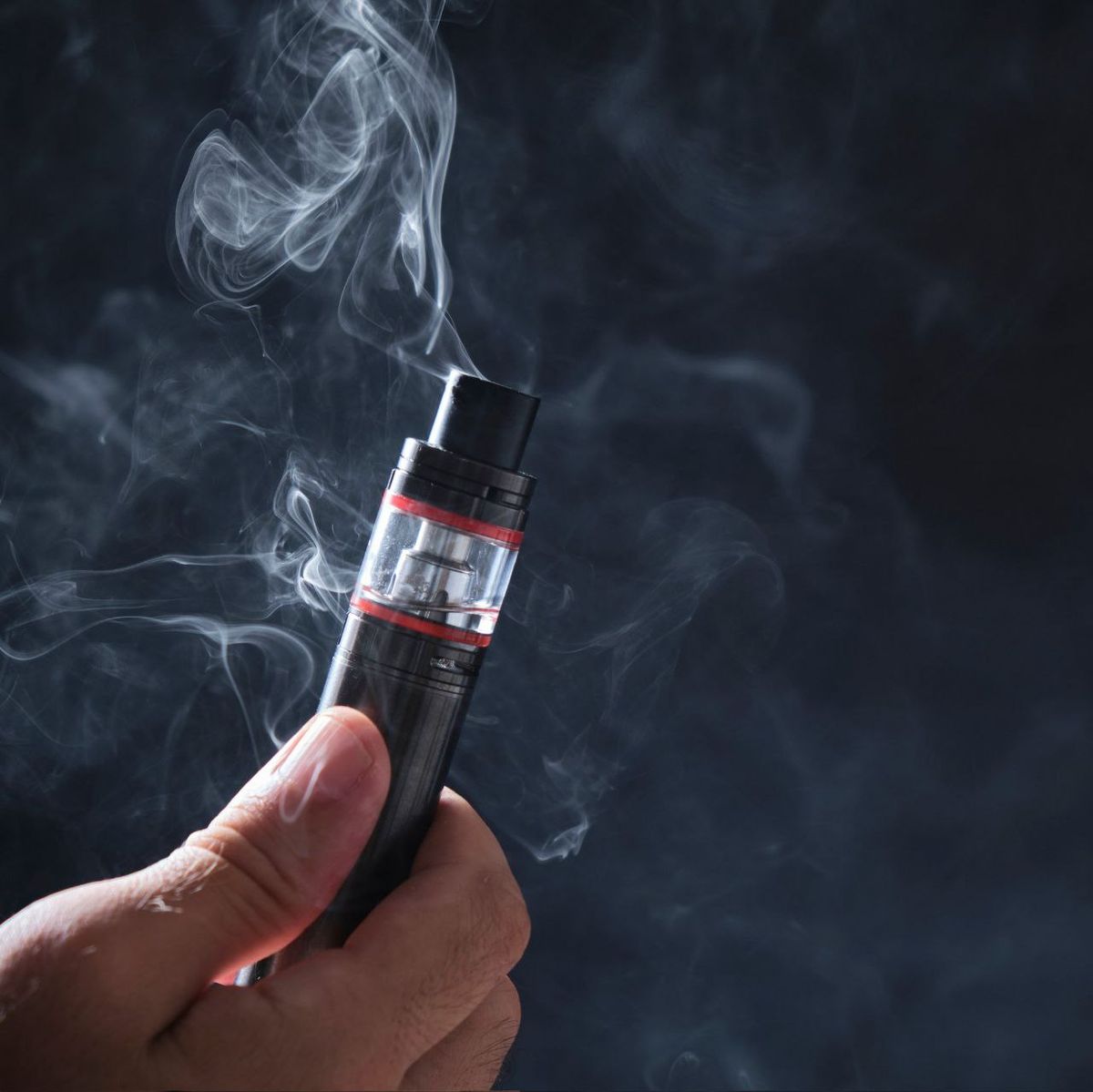 Vape vs Rokok: Kenali Perbedaan Cara Kerja dan Kandungan Kimianya